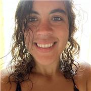 Profesora y guía de Hatha Yoga, especializada en yoga para la mujer